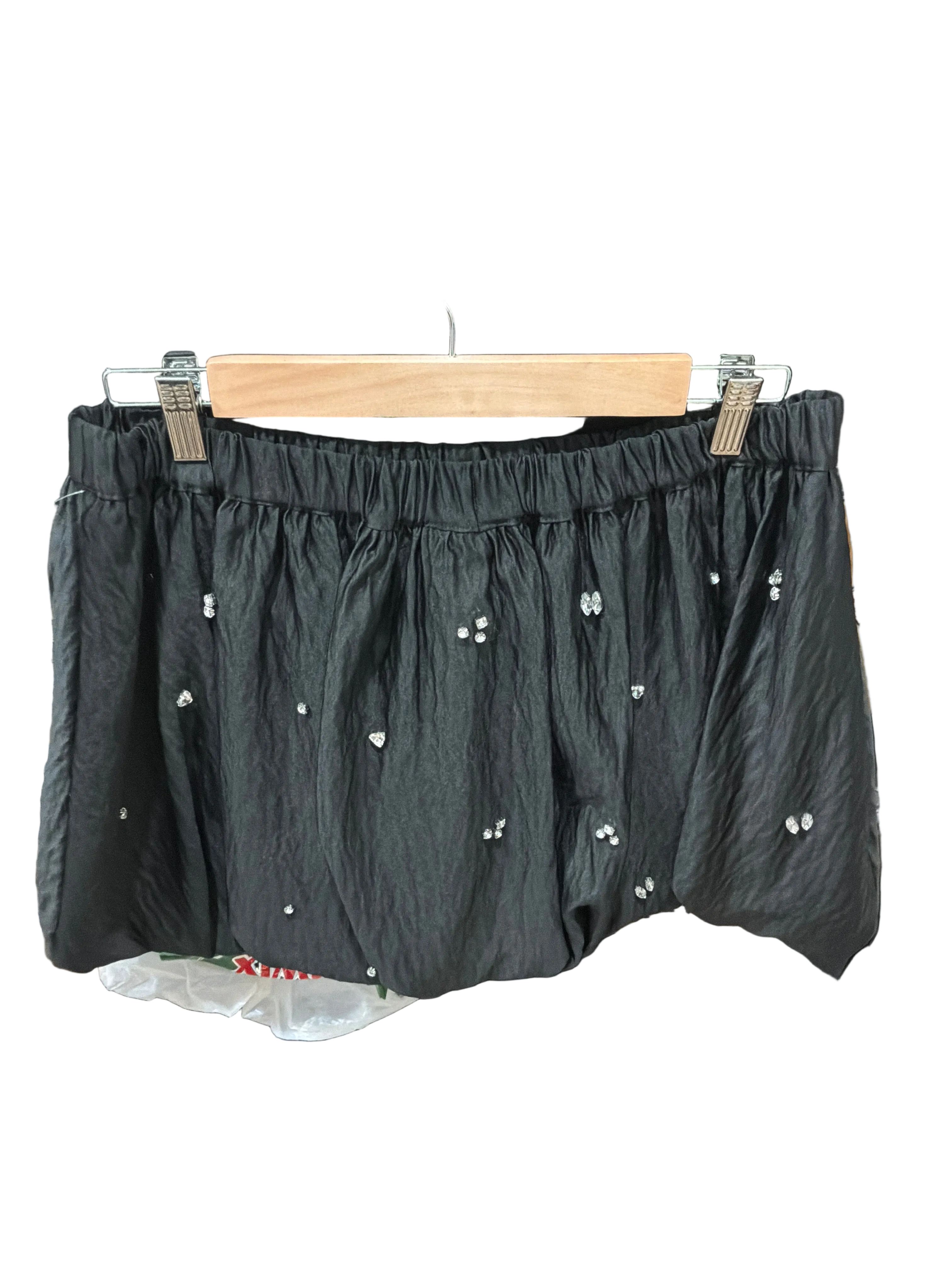 MED SHORT FLARE MINI SKIRT DEEP BLACK